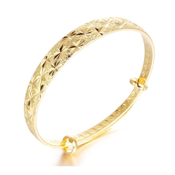 18k diamond cut bangle bracelet - Picture 1 of 6